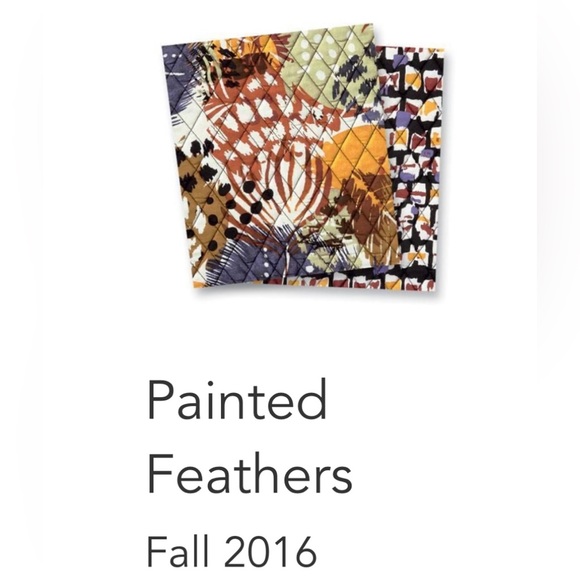 Vera Bradley Lighten Up Front Zip Tote in “Painted Feathers” NWOT - Picture 2 of 6